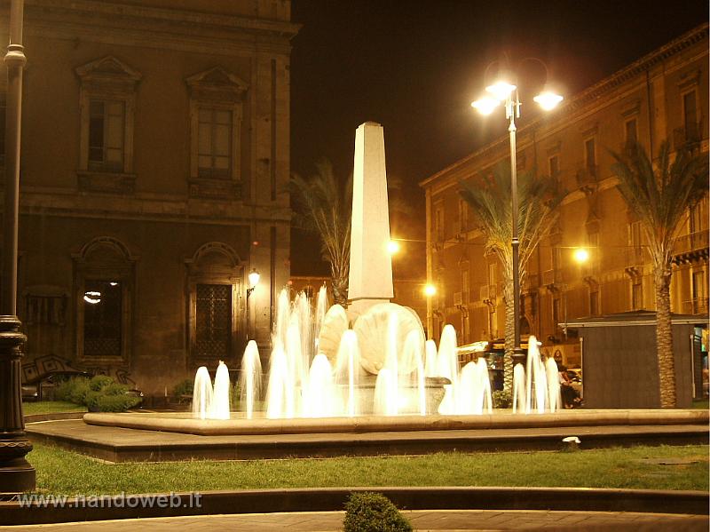 CATANIA_PIAZZA_CUTELLI_RIPULITA.jpg