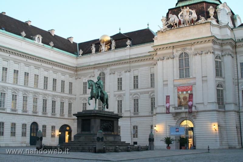 VIENNA_PALAZZO_SISSI_RIPULITO.jpg